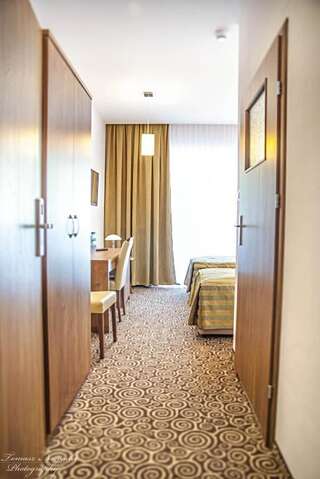 Отель Hotel Drohicki Дрохичин Стандартный двухместный номер с 1 кроватью или 2 отдельными кроватями-7